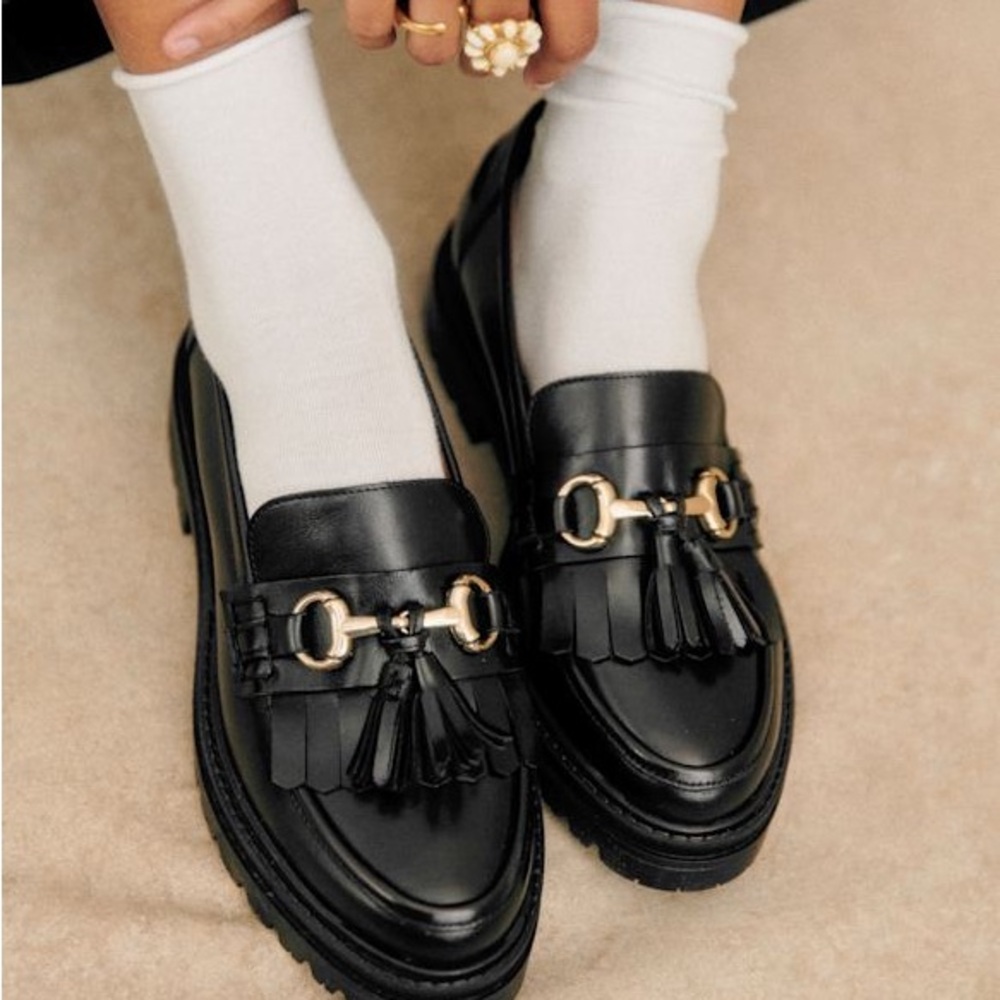 Sezane Amy Loafers Glossy Black with Tassel Detail